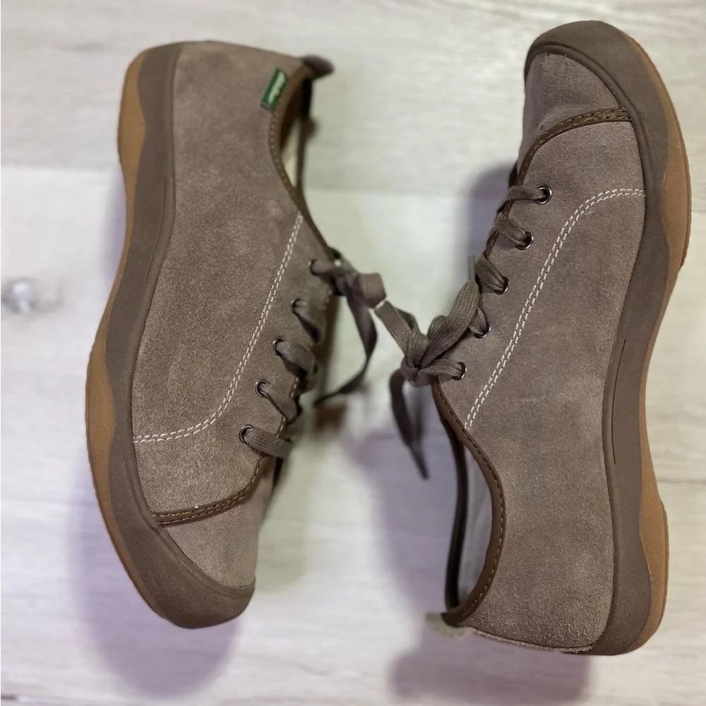 Eddie Bauer Women’s Leather Lace Up Sneakers Henderson Pine Suede Brown Size 10